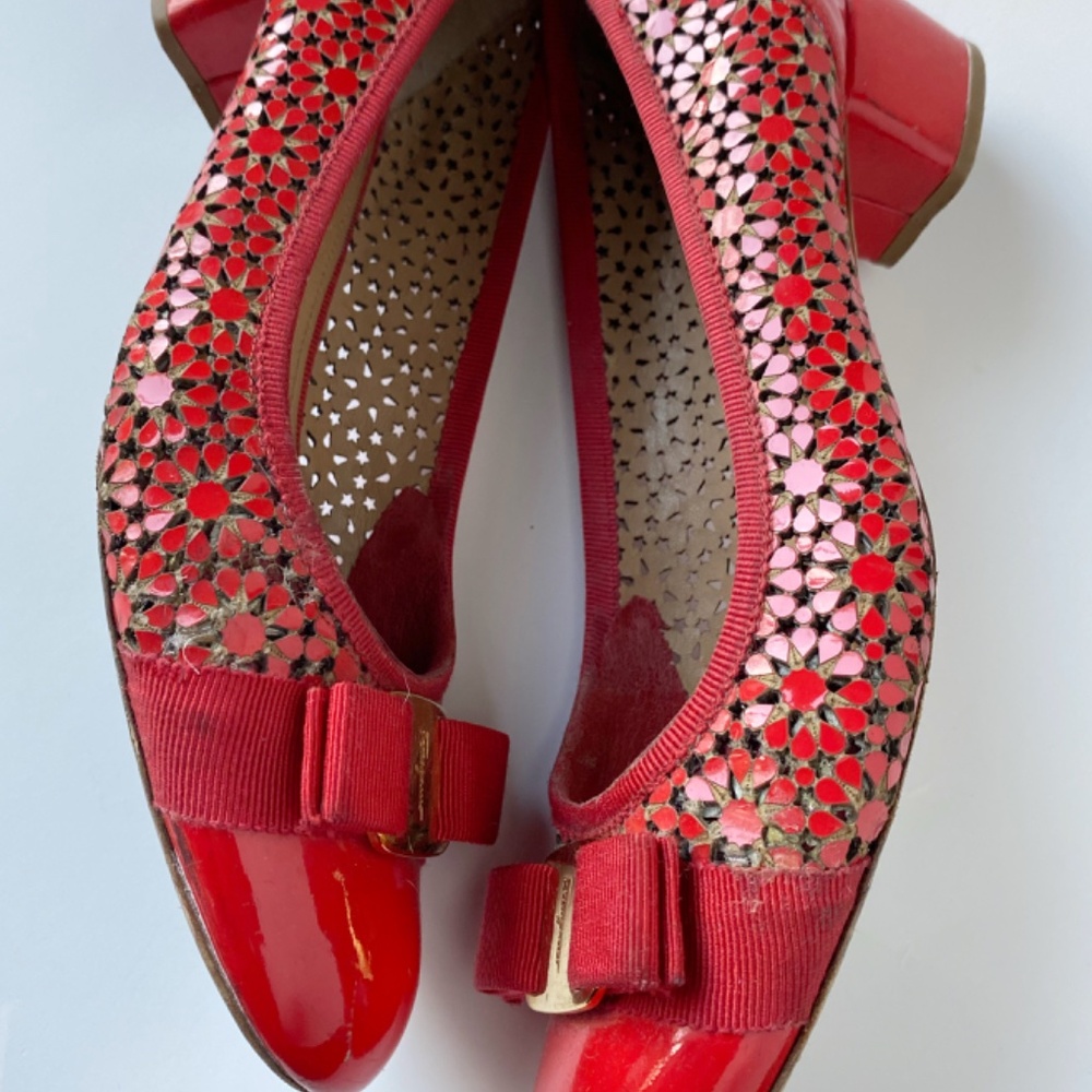 Salvatore Ferragamo Red Bow Patent Leather Flats - Picture 2 of 5